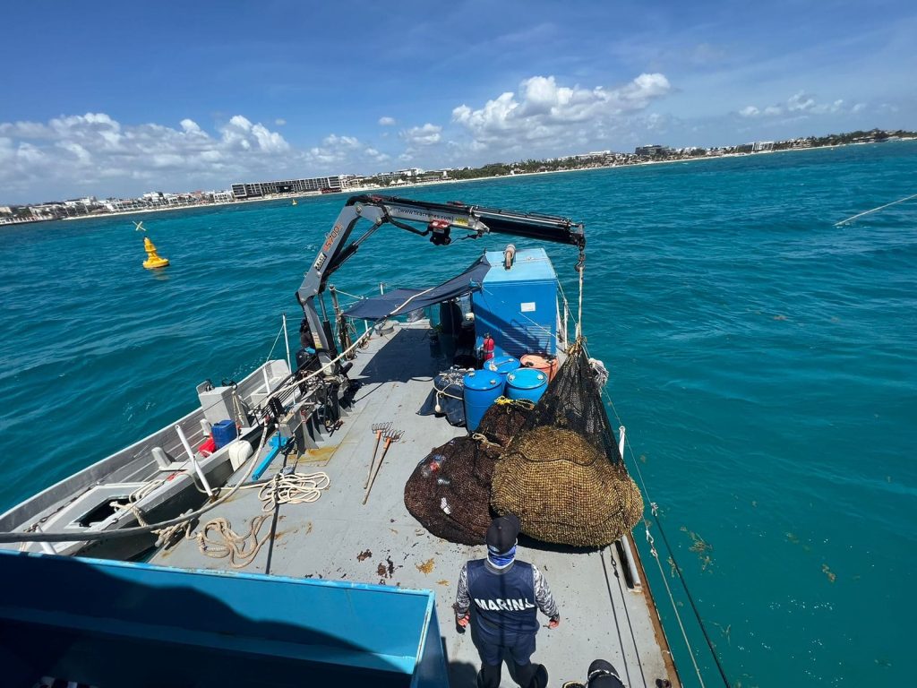 Marina da banderazo a temporada para la Atención al Sargazo 2024, en Quintana Roo