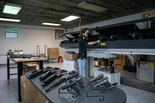 Fabricantes de armas en EU ganaron más de 1 mmdd venta de fusiles de asalto