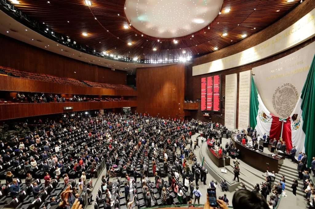 Política para militares: ¿Qué hacen los legisladores durante los recesos?