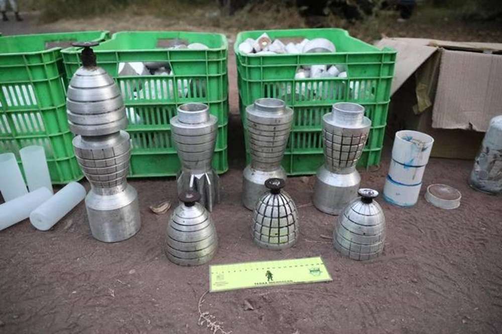Taller y explosivos asegurados en La Huacana, Michoacán