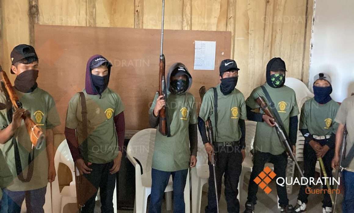 Menores armados como policías comunitarios en Ayahualtempa, Guerrero