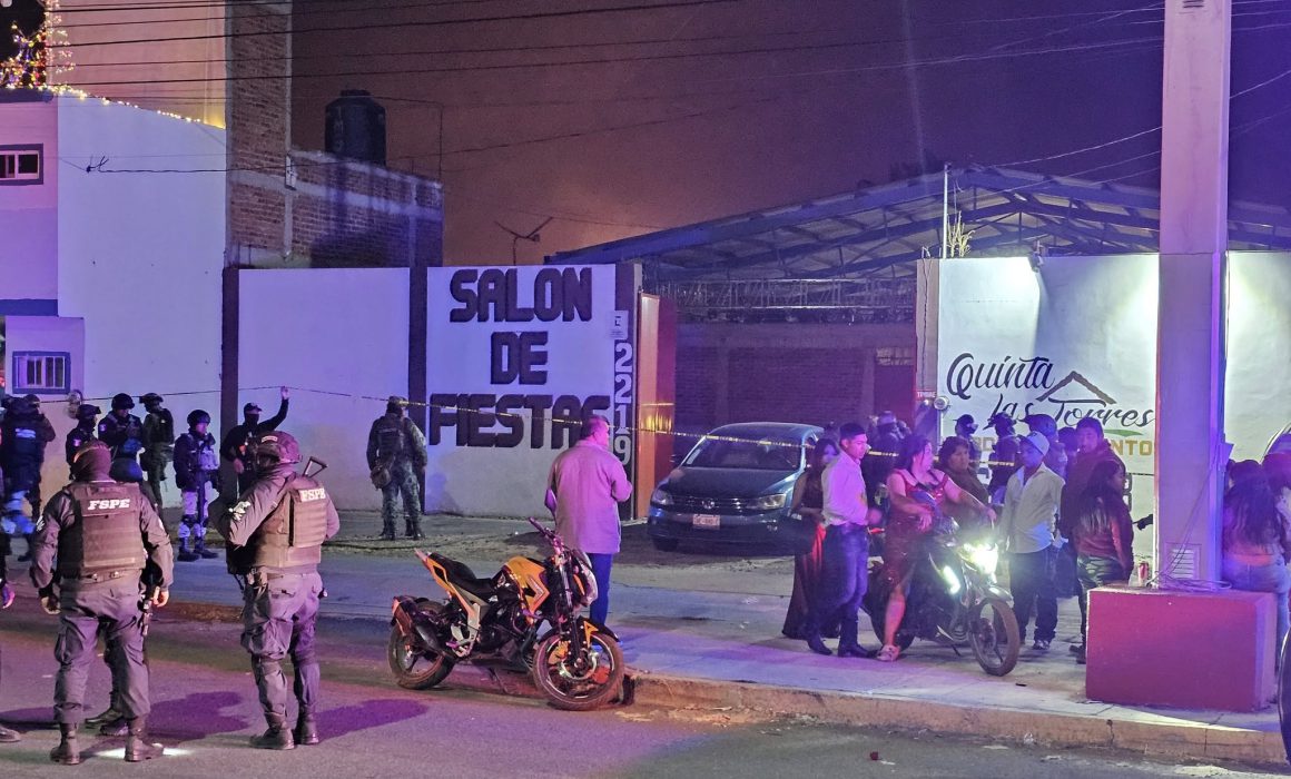 Balacera en salón de fiestas de Salamanca deja 2 muertos