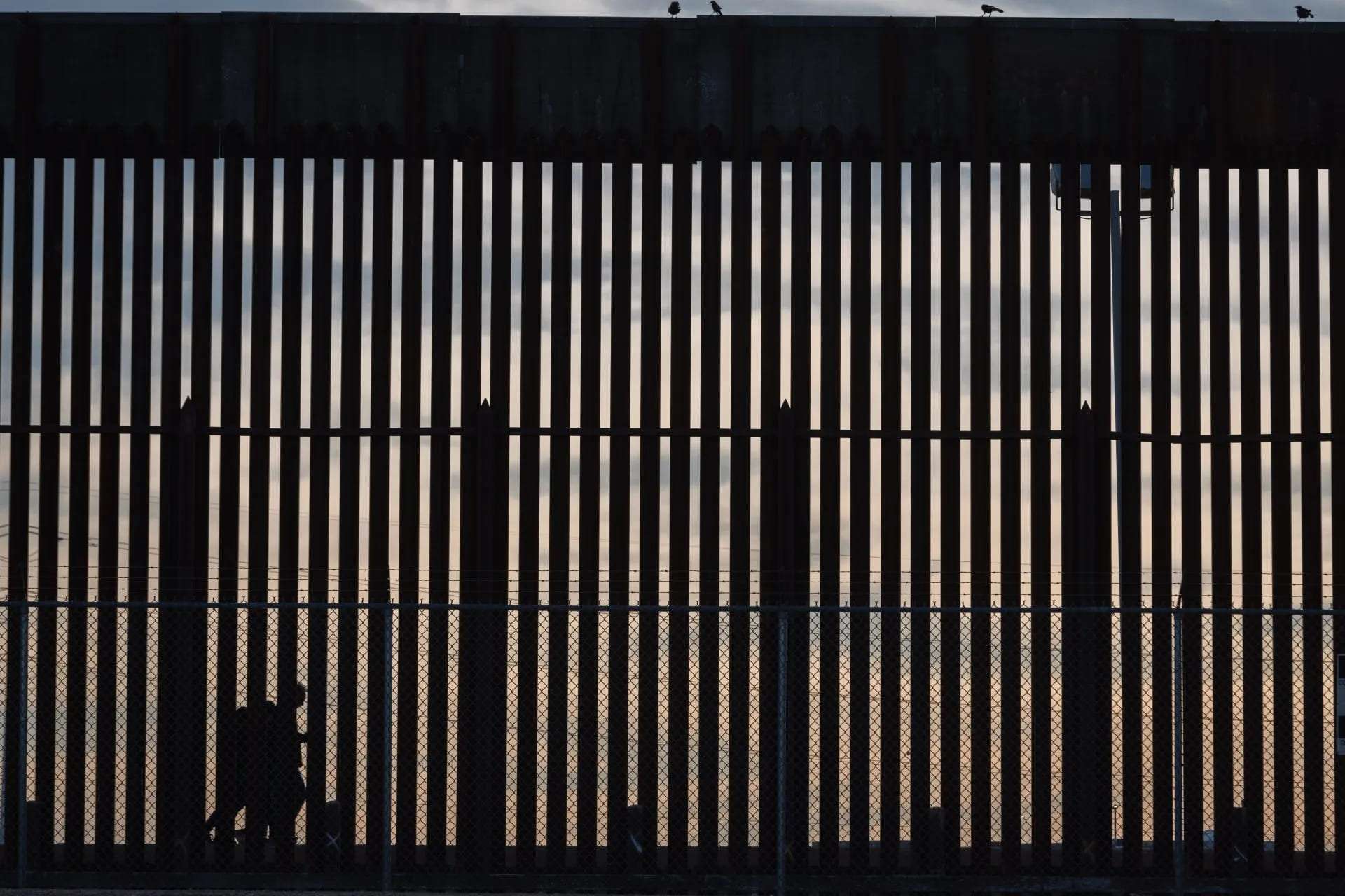 La eclosión de la inmigración desborda la frontera México-EU