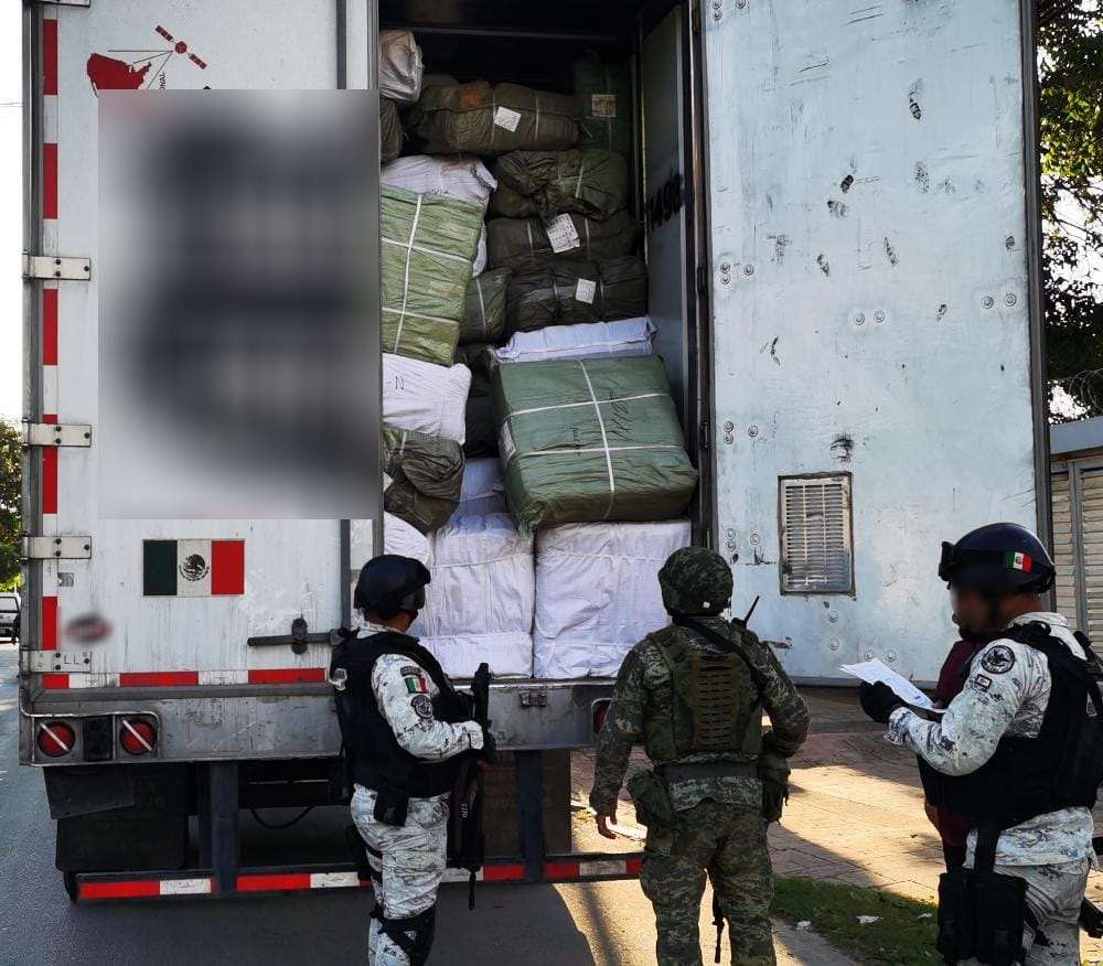 Aseguran tractocamiones con mercancía procedencia ilegal en Quintana Roo