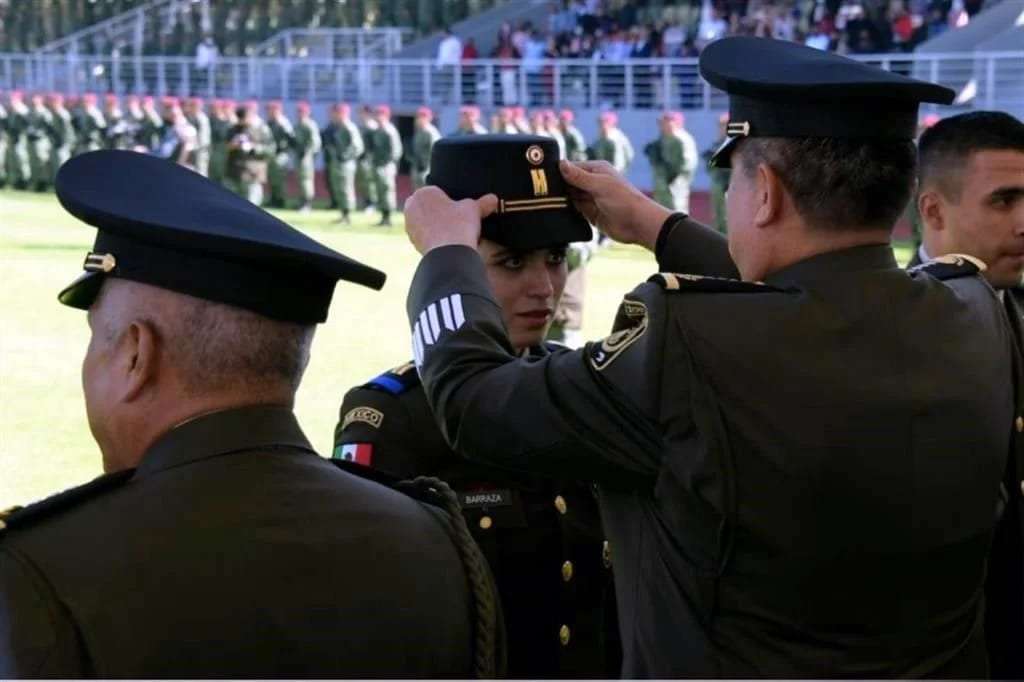 Sedena realiza ceremonia de ascensos de la promoción especial