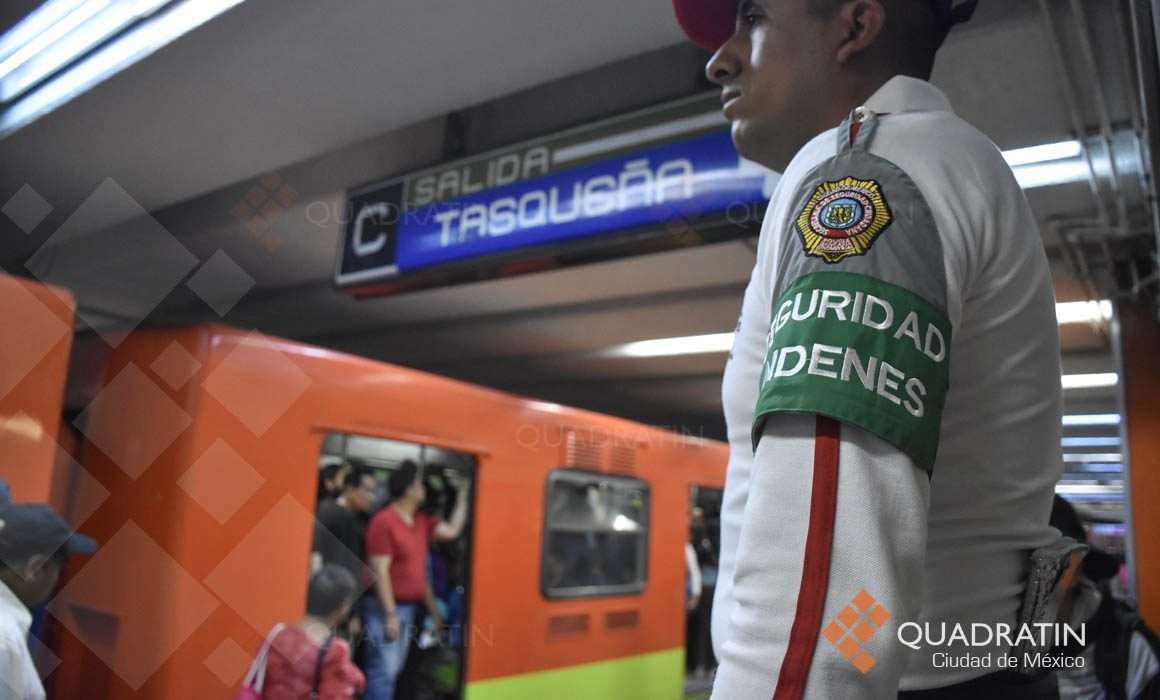Policía de la SSC atendieron a mujer en labor de parto en el Metro indios Verdes