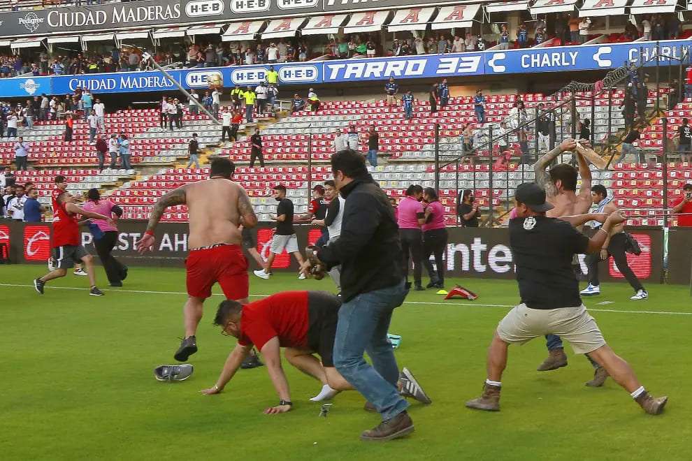 Cuando la pelota se sale de la cancha