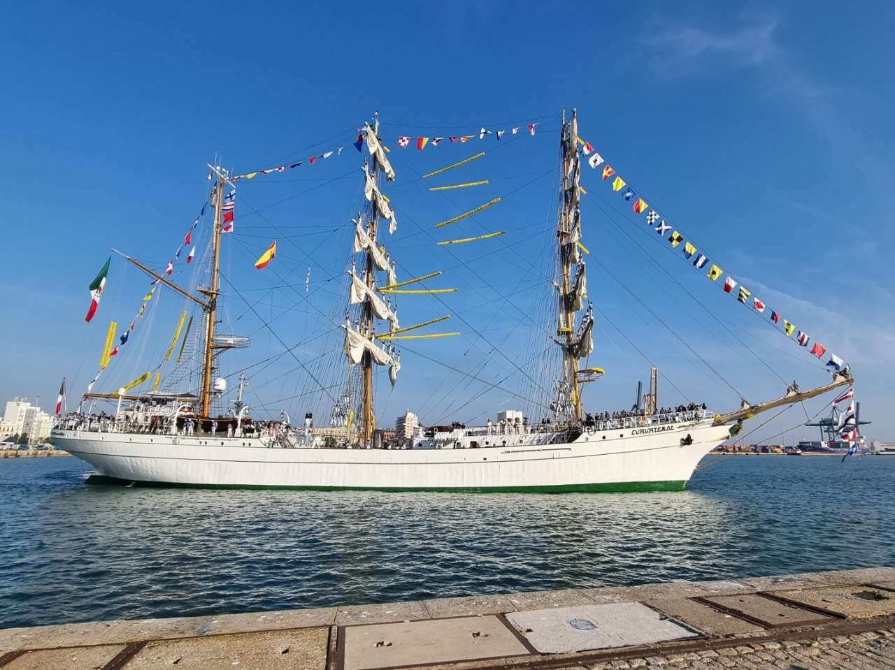Zarpó de Dubái el Buque Escuela Velero Cuauhtémoc