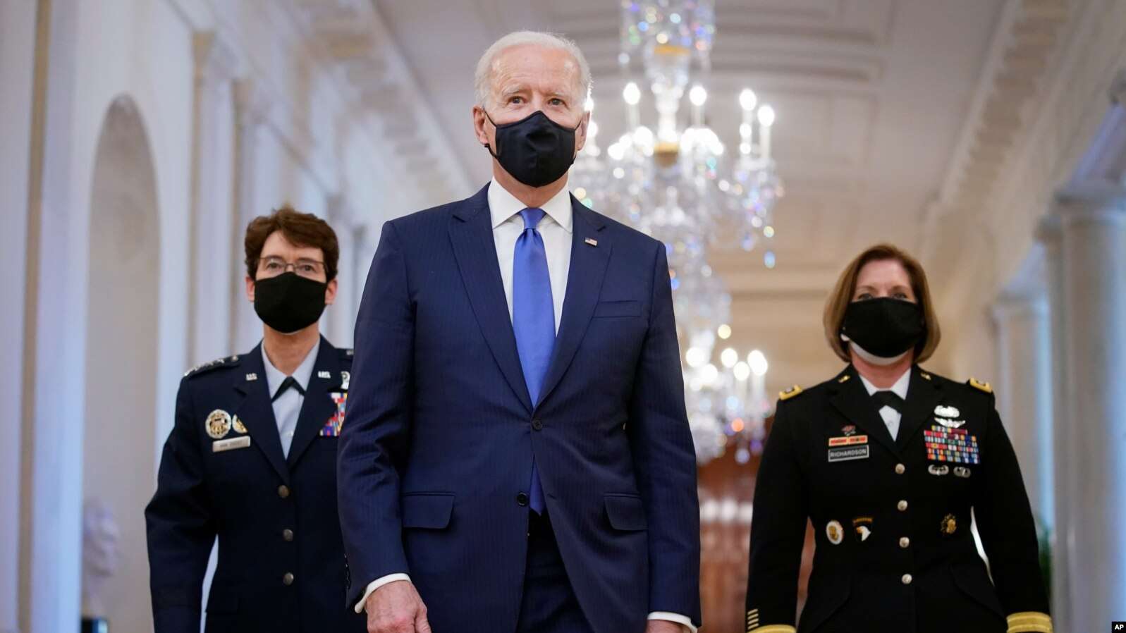 Biden nomina a dos mujeres generales de cuatro estrellas para liderar comandos militares de Estados Unidos