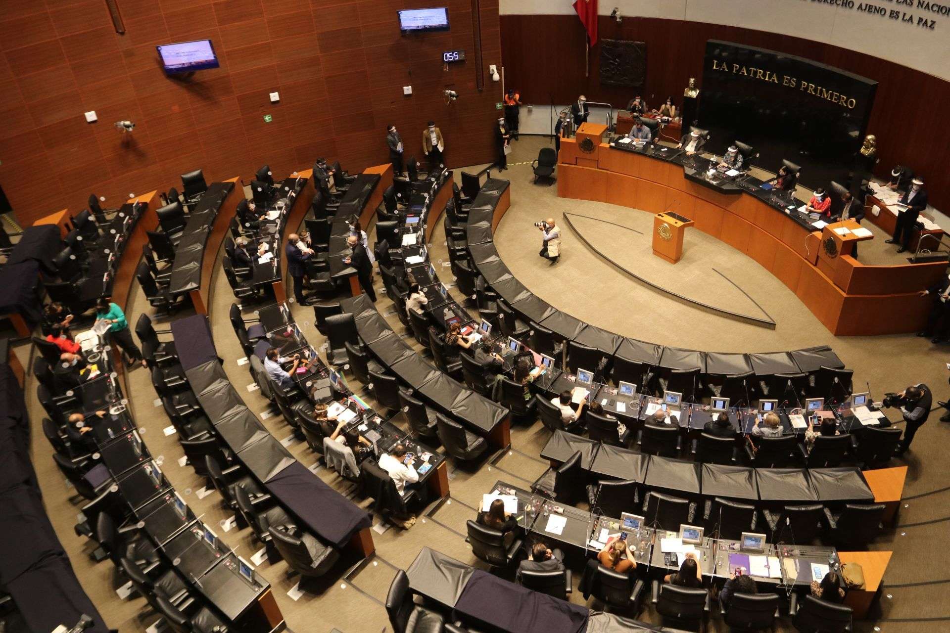 Política para militares: El Congreso como campo de batalla