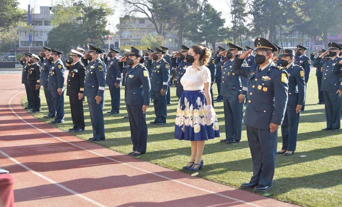 Fuerzas Armadas condecoran a 188 militares y 48 elementos de la Marina