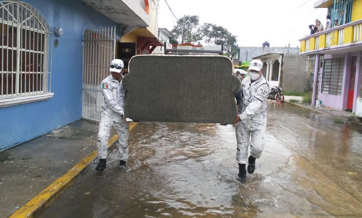 Sedena atiende inundaciones en estados como Tabasco