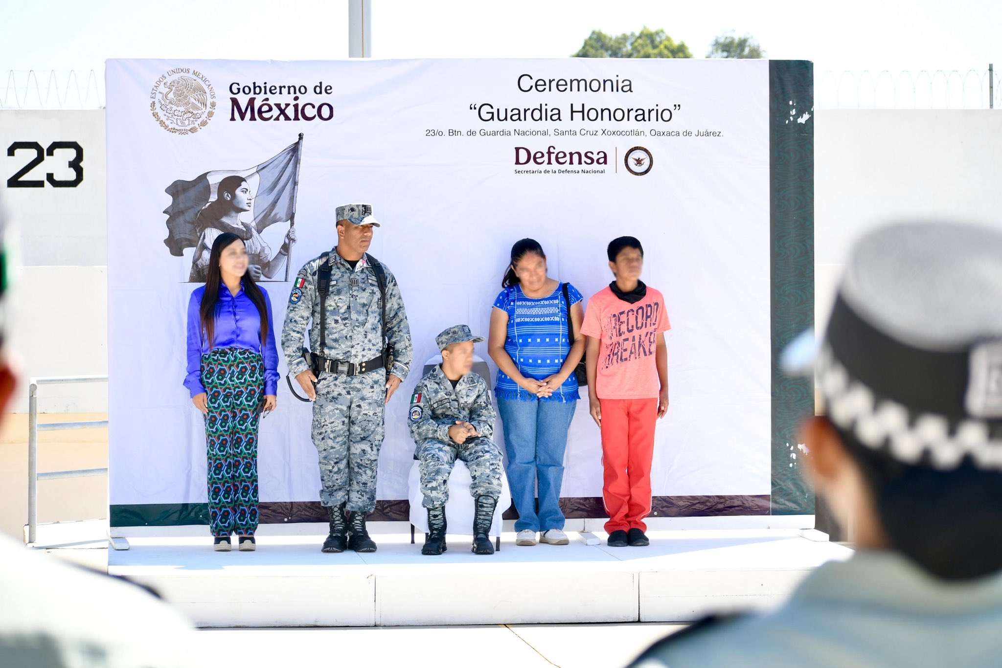 Guardia Nacional nombra a menor de edad Guardia Honorario por un día, en Oaxaca