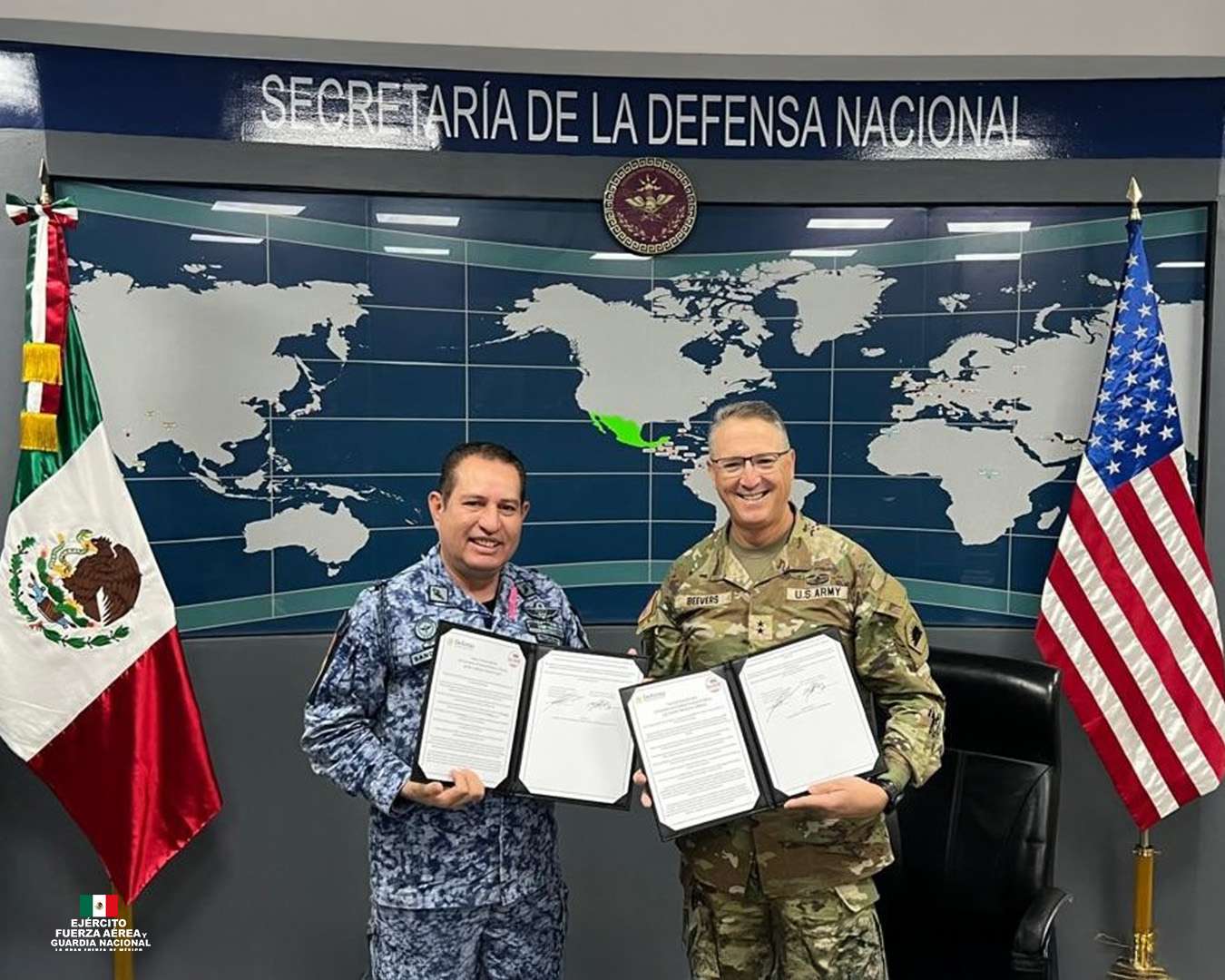 Defensa renueva acuerdo con Guardia Nacional de California, reforzando la cooperación bilateral militar